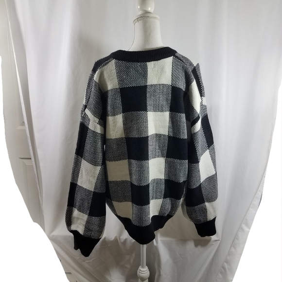 Listicle Black and White Sweater L Nwt - Picture 2 of 12